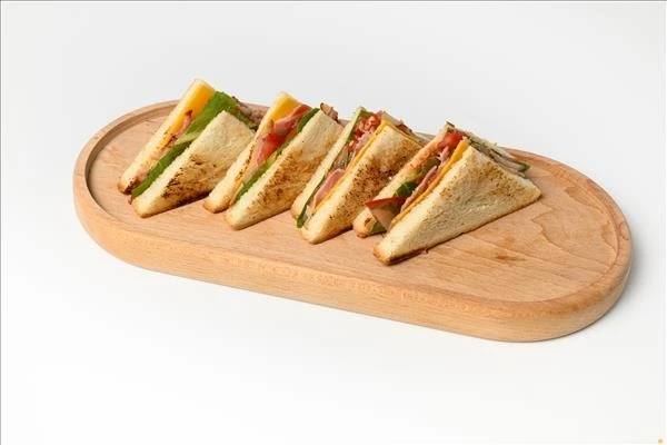 քլաբ սենդվիչ խոզապուխտով